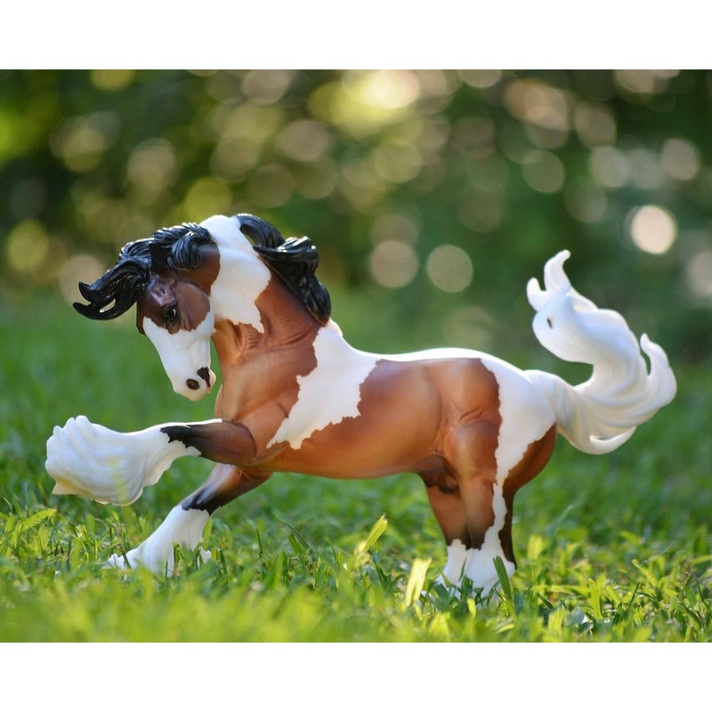 Breyer Gypsy Vanner Action Figure (Traditional | 1:9 scale | Ages 8+)