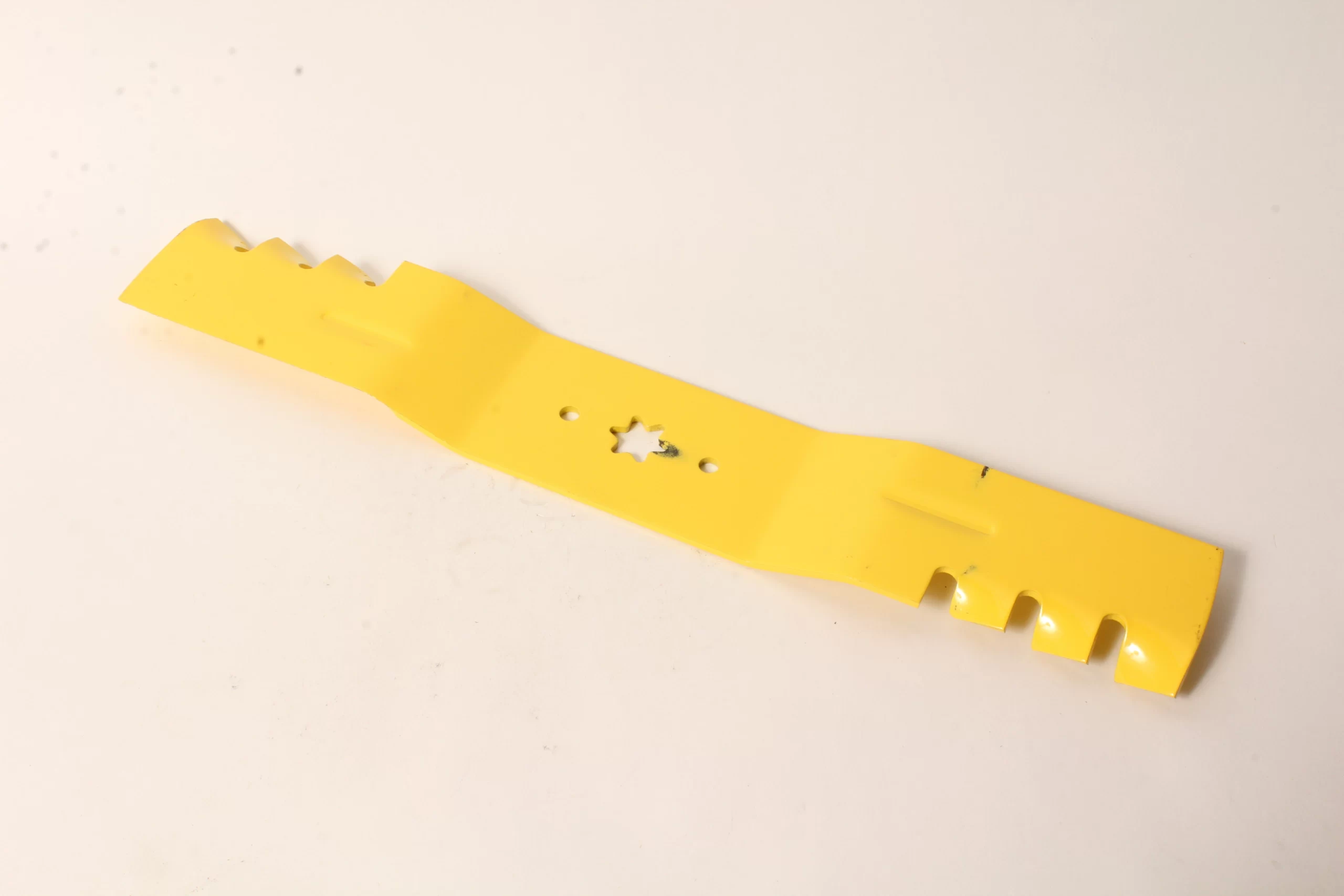 Genuine MTD 942-0677-X Extreme Mower Blade 54″ fits Cub Cadet OEM