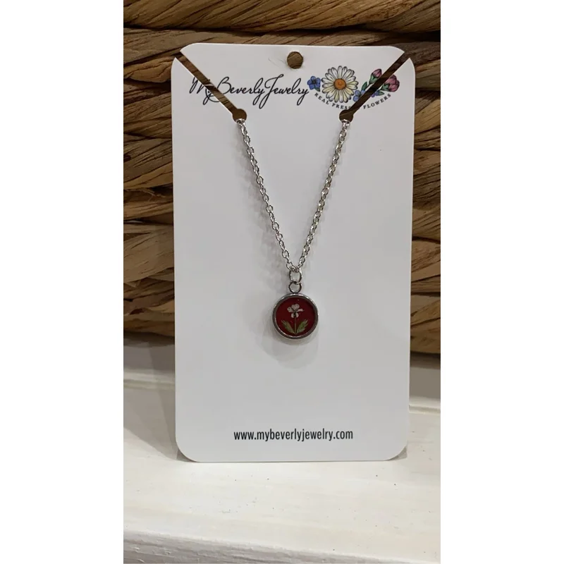 Pressed Flower Tiny Circle Necklace – Queen Anne’s Lace on Red, Silver