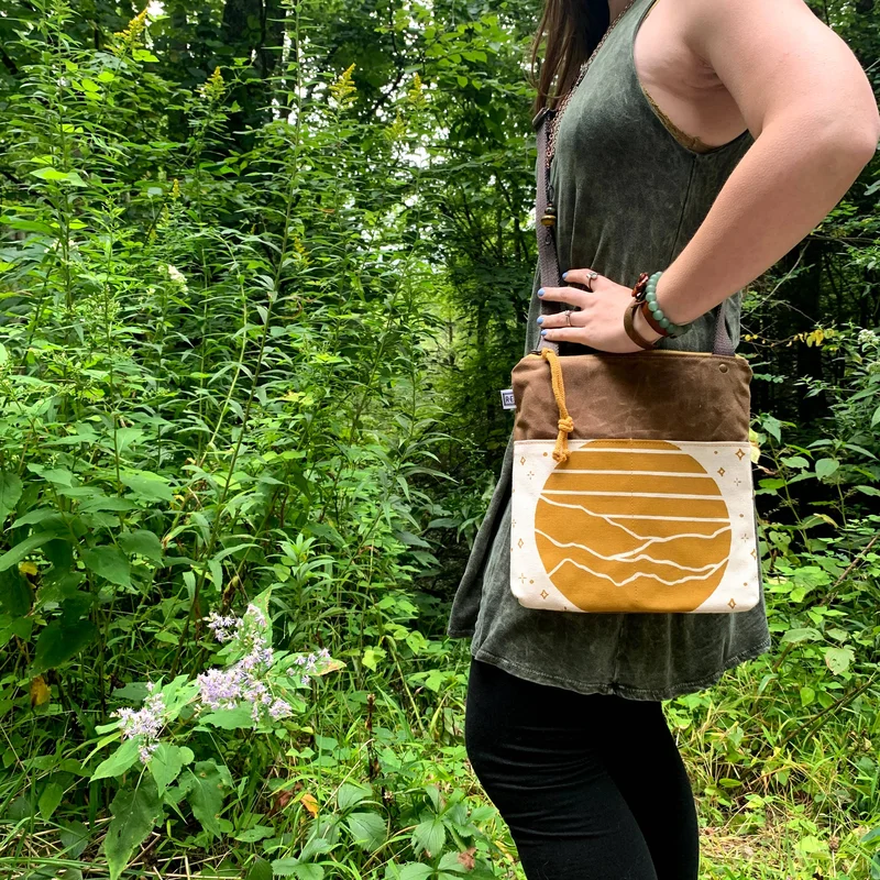 Weekdayer – Terrain // Mountain Print Bag – Mustard